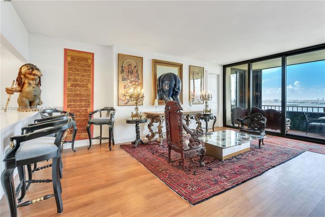 11113 Biscayne Blvd PH8, Miami, FL 33181