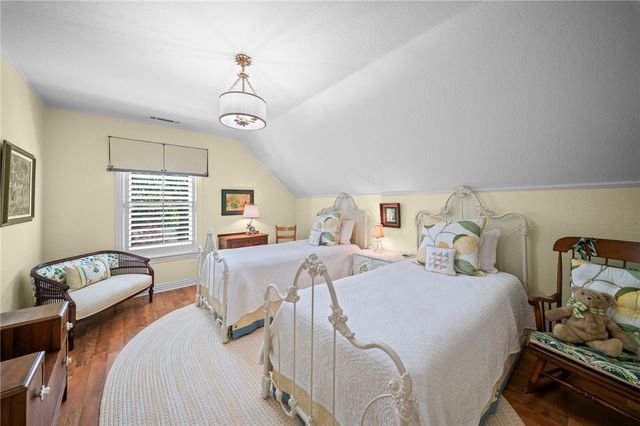 906 N Pembroke Road, Fayetteville, AR 72701