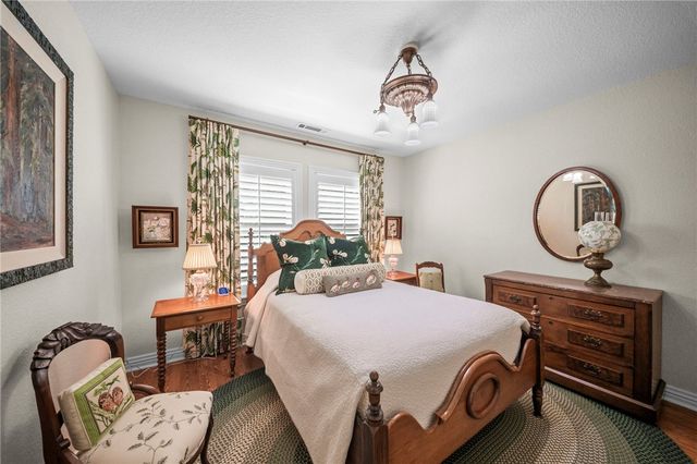 906 N Pembroke Road, Fayetteville, AR 72701