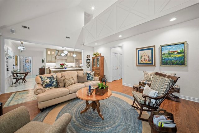 906 N Pembroke Road, Fayetteville, AR 72701