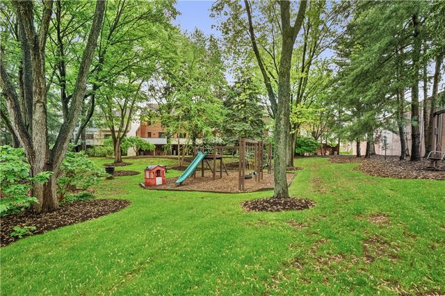 100 Denniston St 422, Shadyside, PA 15206