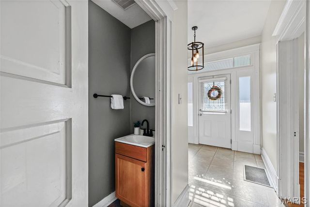 4647 Tyrolean Avenue, St Louis, MO 63116