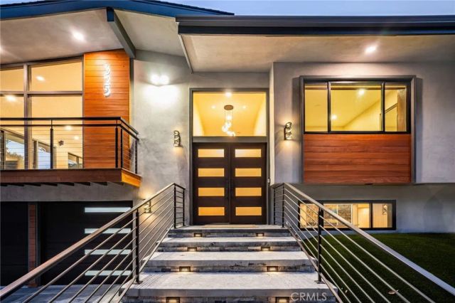 325 N Madison Avenue, Monrovia, CA 91016