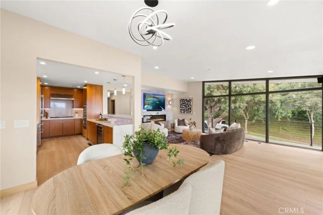 325 N Madison Avenue, Monrovia, CA 91016