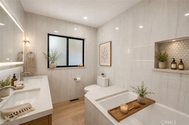 325 N Madison Avenue, Monrovia, CA 91016