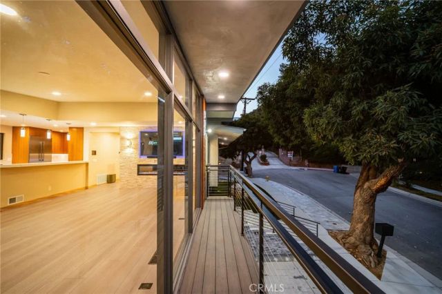 325 N Madison Avenue, Monrovia, CA 91016