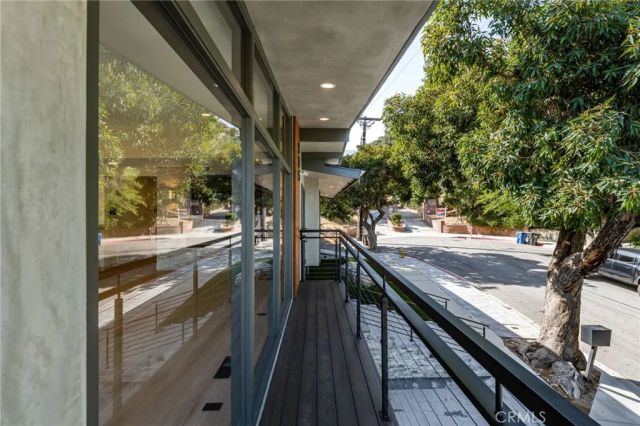 325 N Madison Avenue, Monrovia, CA 91016
