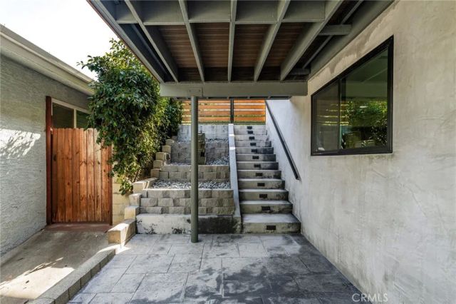 325 N Madison Avenue, Monrovia, CA 91016
