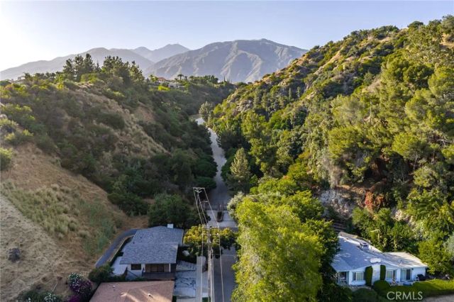 325 N Madison Avenue, Monrovia, CA 91016