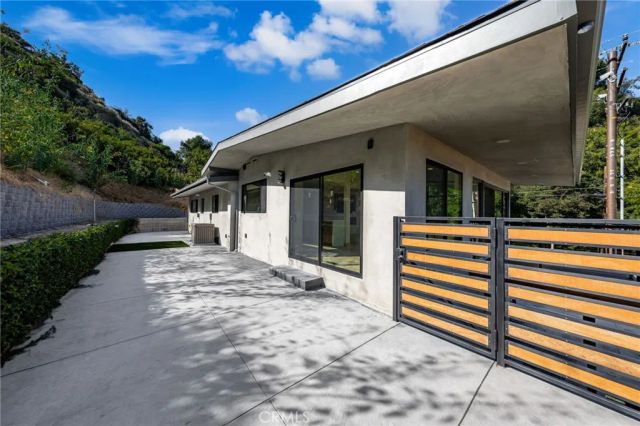 325 N Madison Avenue, Monrovia, CA 91016