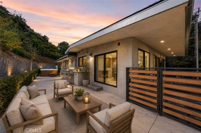 325 N Madison Avenue, Monrovia, CA 91016