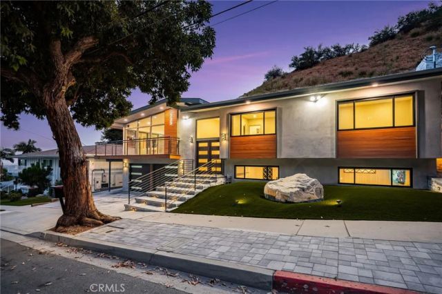 325 N Madison Avenue, Monrovia, CA 91016