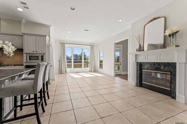 742 Grand Lakes Dr, Baton Rouge, LA 70810