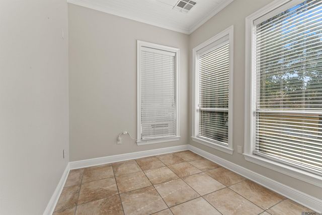 742 Grand Lakes Dr, Baton Rouge, LA 70810