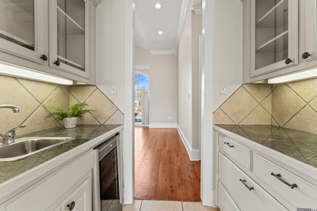 742 Grand Lakes Dr, Baton Rouge, LA 70810