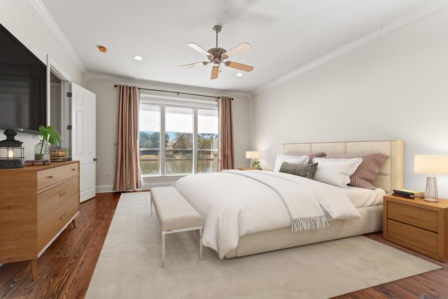 742 Grand Lakes Dr, Baton Rouge, LA 70810