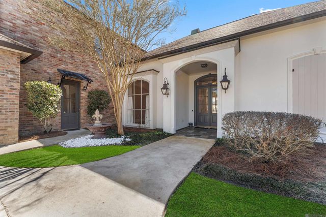 742 Grand Lakes Dr, Baton Rouge, LA 70810