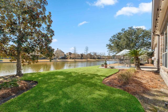 742 Grand Lakes Dr, Baton Rouge, LA 70810