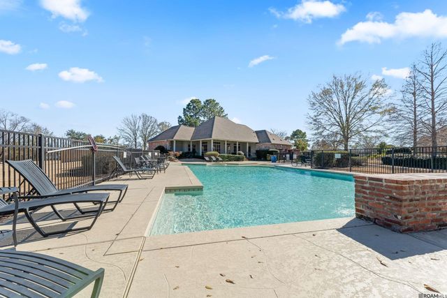 742 Grand Lakes Dr, Baton Rouge, LA 70810