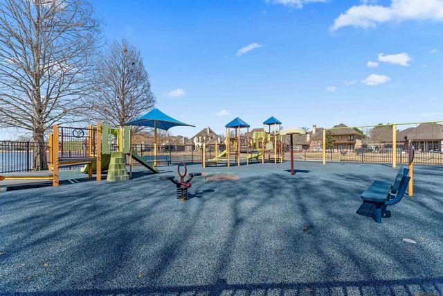 742 Grand Lakes Dr, Baton Rouge, LA 70810