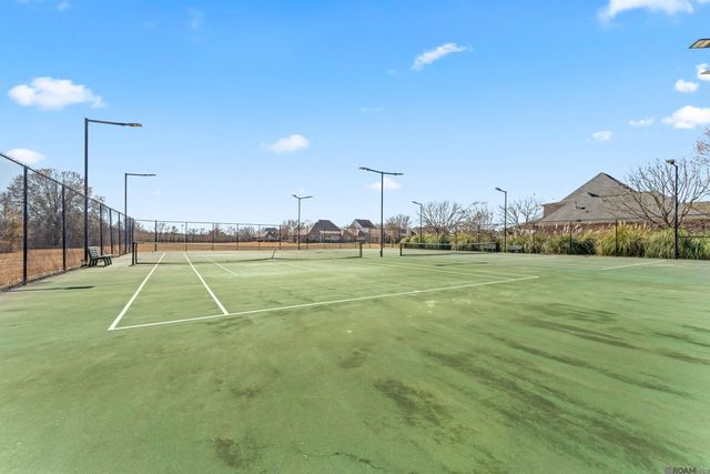 742 Grand Lakes Dr, Baton Rouge, LA 70810