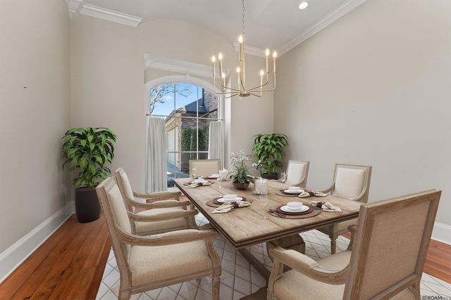 742 Grand Lakes Dr, Baton Rouge, LA 70810