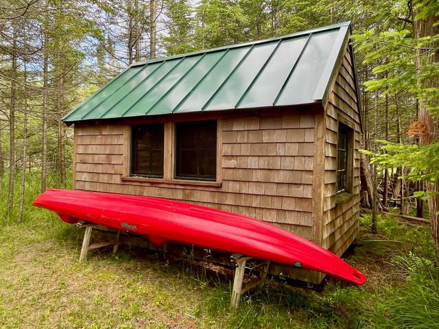 11256 S Lacore Road, Empire, MI 49630