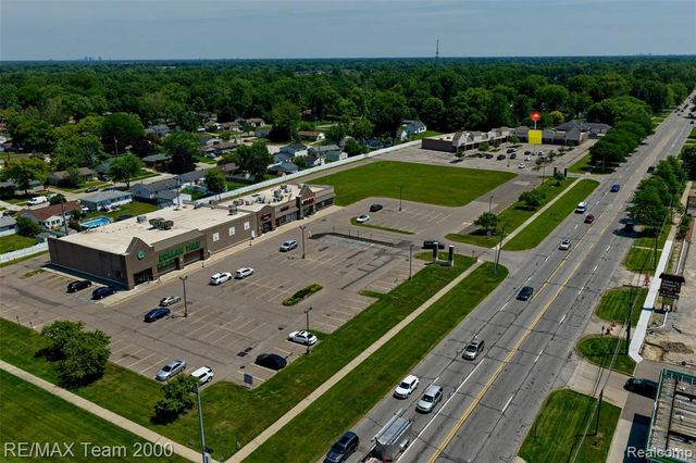 32524 Warren Road, Westland, MI 48185