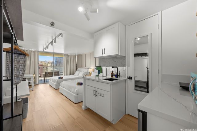 445 Seaside Avenue 2415, Honolulu, HI 96815
