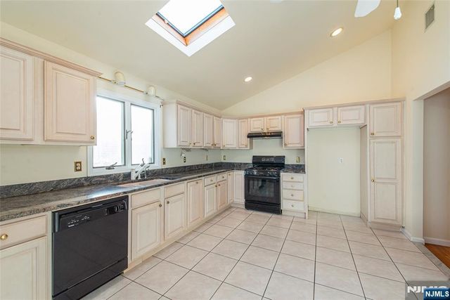 405 Chestnut Street 1, Ridgefield, NJ 07657