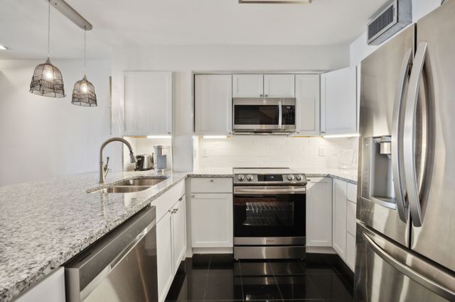 388 Driftwood Court 3, Azle, TX 76020