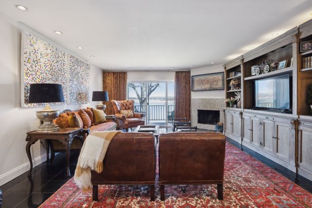 388 Driftwood Court 3, Azle, TX 76020