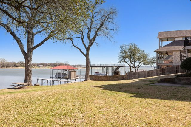 388 Driftwood Court 3, Azle, TX 76020