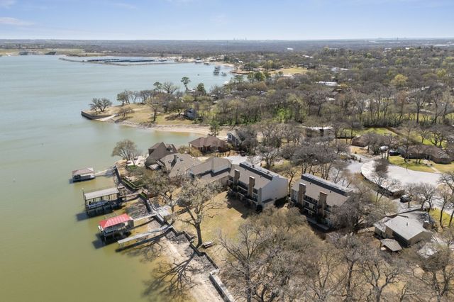 388 Driftwood Court 3, Azle, TX 76020