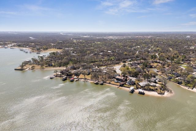 388 Driftwood Court 3, Azle, TX 76020