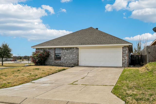 700 Blue Haze Drive, Fort Worth, TX 76108