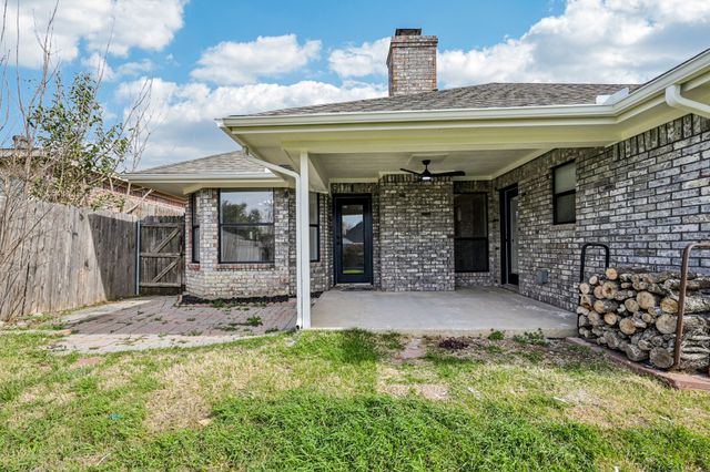 700 Blue Haze Drive, Fort Worth, TX 76108