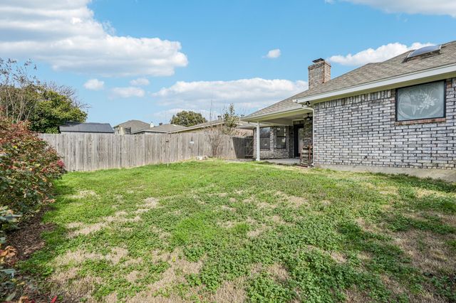 700 Blue Haze Drive, Fort Worth, TX 76108
