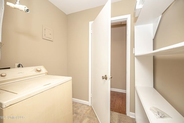 105 Hickory Drive, Ocean Springs, MS 39564