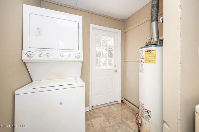 105 Hickory Drive, Ocean Springs, MS 39564