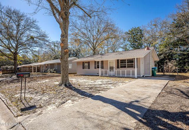 105 Hickory Drive, Ocean Springs, MS 39564