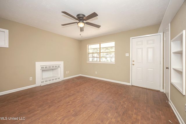 105 Hickory Drive, Ocean Springs, MS 39564