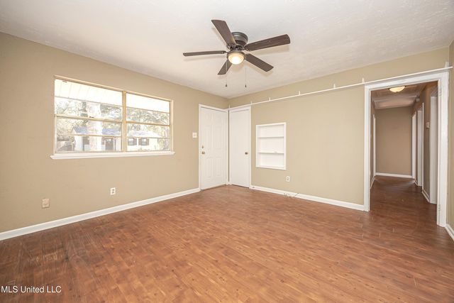 105 Hickory Drive, Ocean Springs, MS 39564