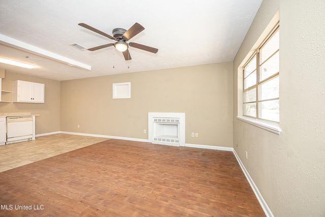 105 Hickory Drive, Ocean Springs, MS 39564