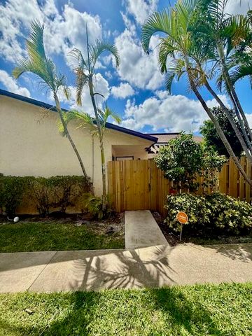 1803 Waterview Circle, Palm Springs, FL 33461