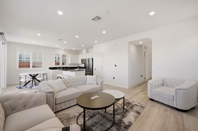 1649 Siderits Way, Gilroy, CA 95020