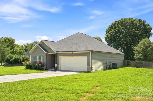 142 Donsdale Drive, Statesville, NC 28625