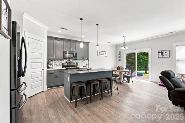 142 Donsdale Drive, Statesville, NC 28625
