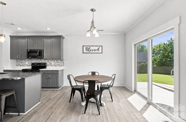 142 Donsdale Drive, Statesville, NC 28625