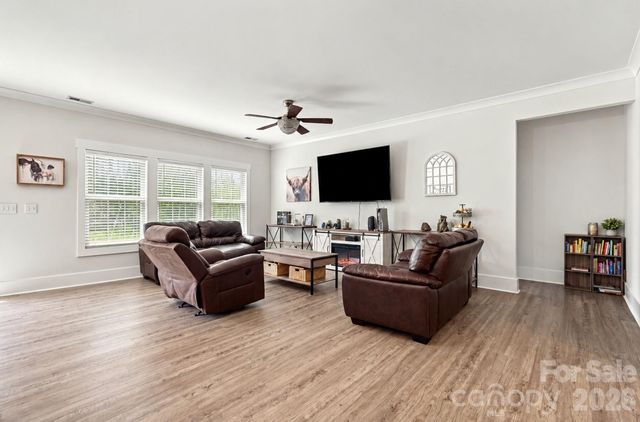 142 Donsdale Drive, Statesville, NC 28625